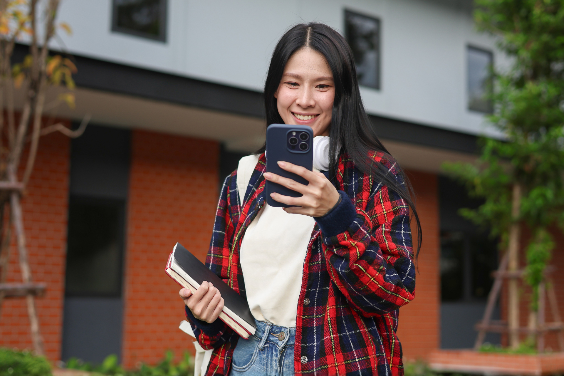Image for Smart Money Moves for College: Your Guide to Banking, Budgeting & More